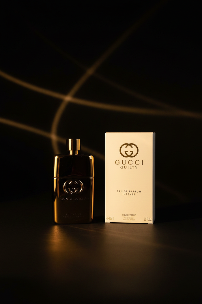 Gucci Guilty Intense Pour Femme fondo negro editorial
