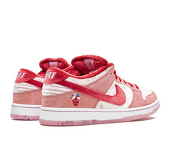Nike SB Dunk Low "StrangeLove Skateboards"